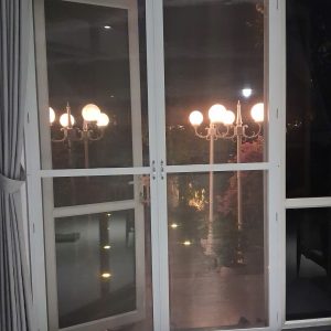 Alternative view of Cửa lưới chống chuột dạng đóng mở